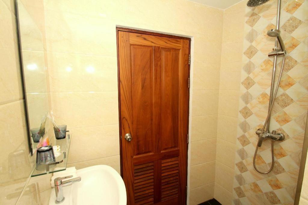 Gemsy Hotel Rangoon Eksteriør billede