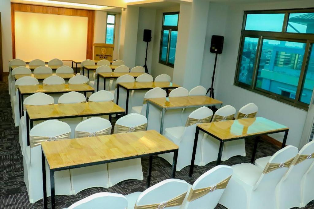 Gemsy Hotel Rangoon Eksteriør billede